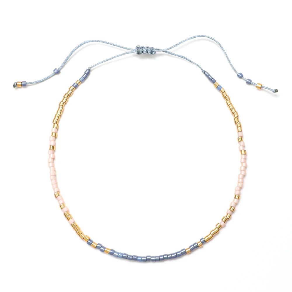 minimalistyczna koralikowa bransoletka