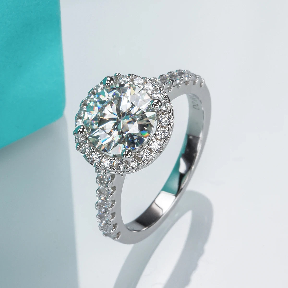 Pierścionek zaręczynowy