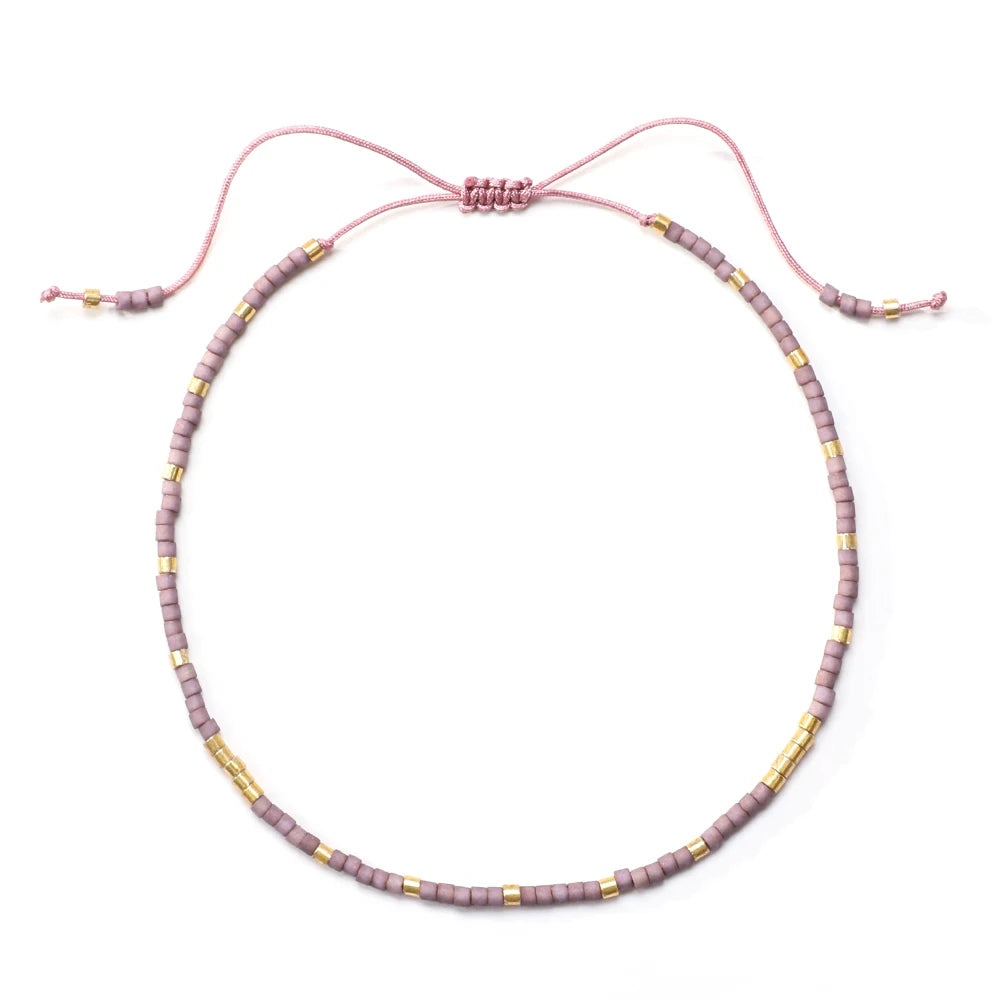 minimalistyczna koralikowa bransoletka