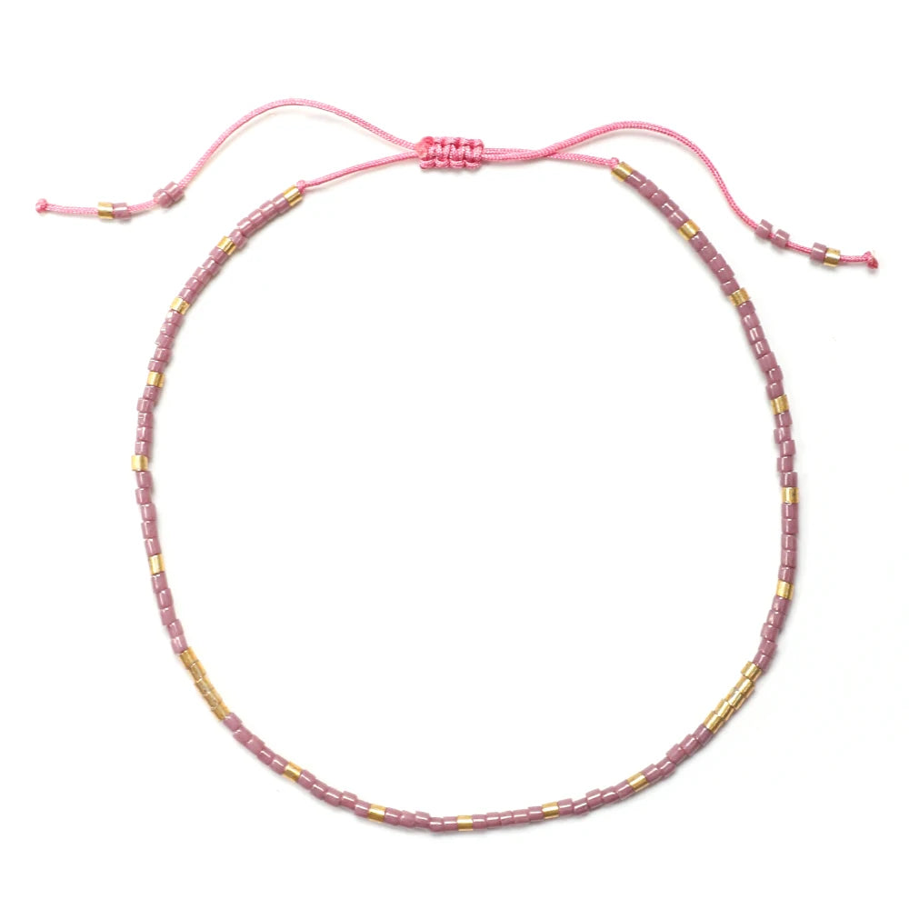 minimalistyczna koralikowa bransoletka