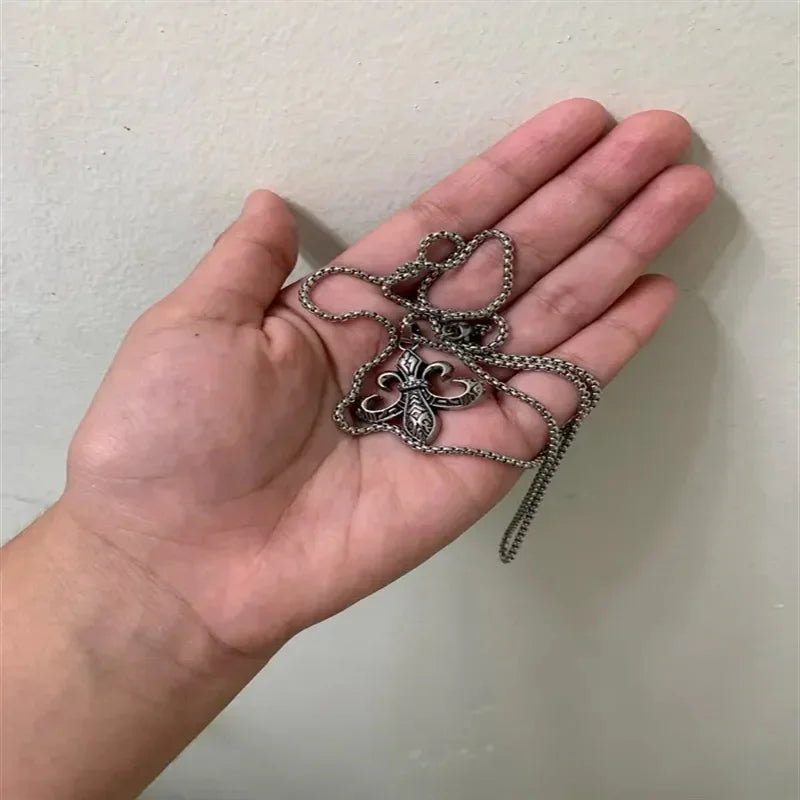 Naszyjnik retro krzyżyk