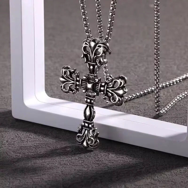 Naszyjnik retro krzyżyk