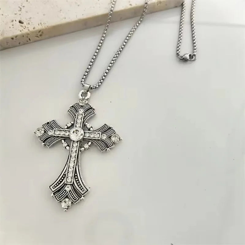 Naszyjnik retro krzyżyk