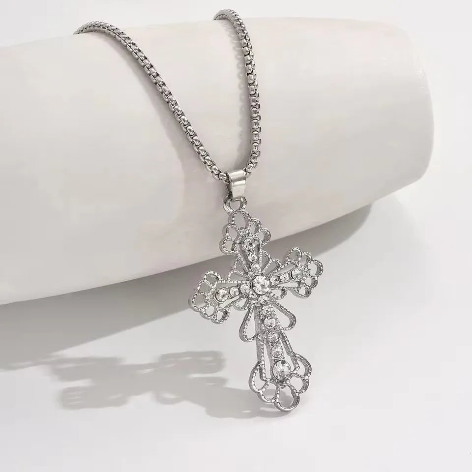 Naszyjnik retro krzyżyk