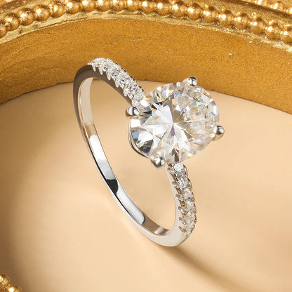 Srebrny pierścionek zaręczynowy