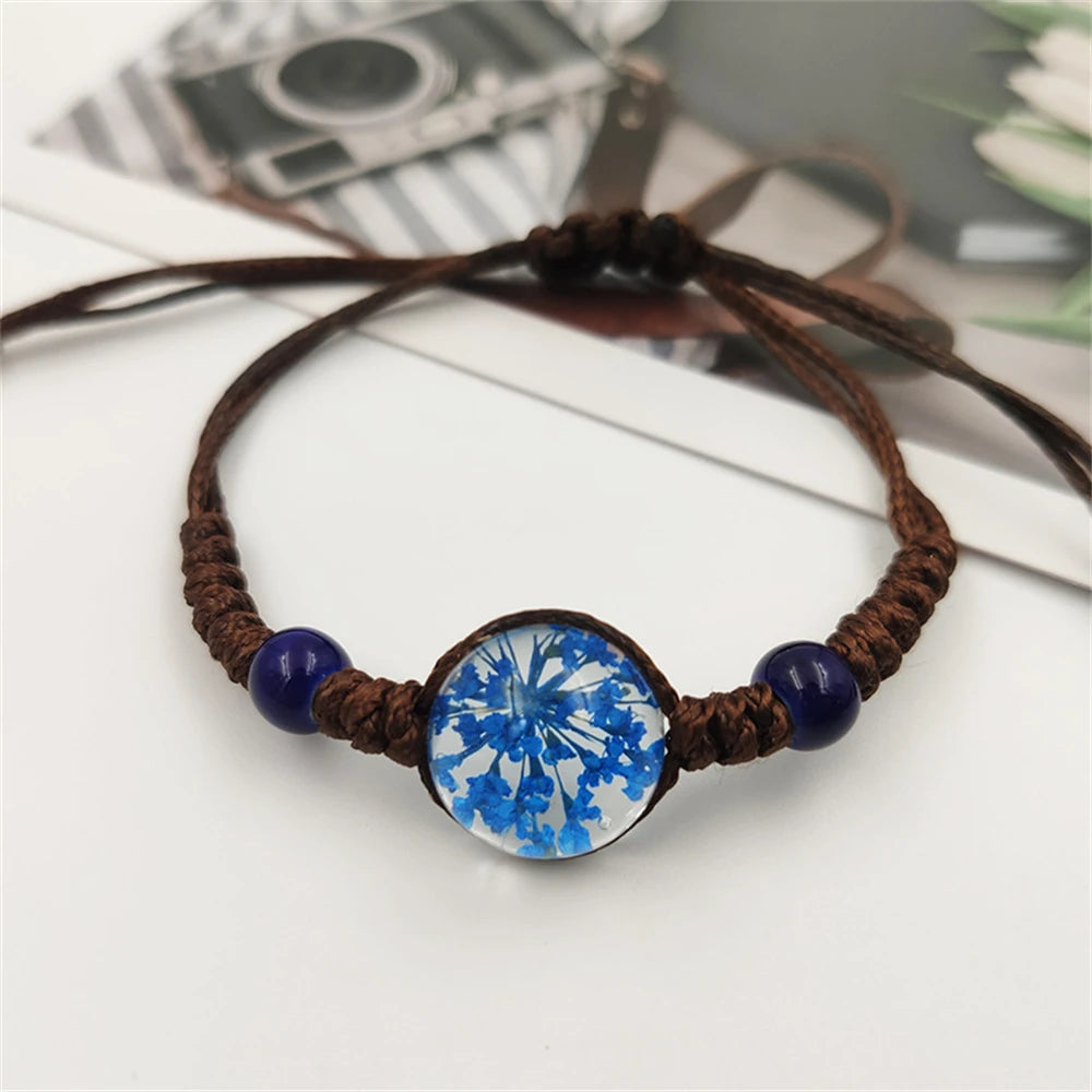 Koralikowa kwiatowa bransoletka