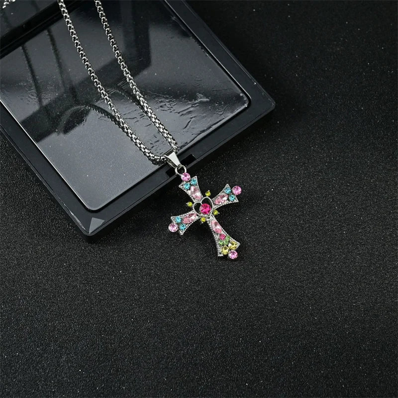 Naszyjnik retro krzyżyk